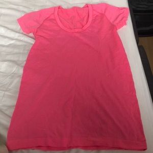 Swiftly lululemon top